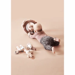 Done By Deer ™ Greifling Giraffe Raffi, Roze -Kinderspeelgoed done by deer greifling giraffe raffi roze a279479 2