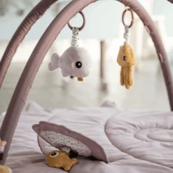 Done By Deer ™ Speelboog Met Kruipdeken Zee Friends - Roze -Kinderspeelgoed done by deer speelboog met kruipdeken zee friends roze a304318 3