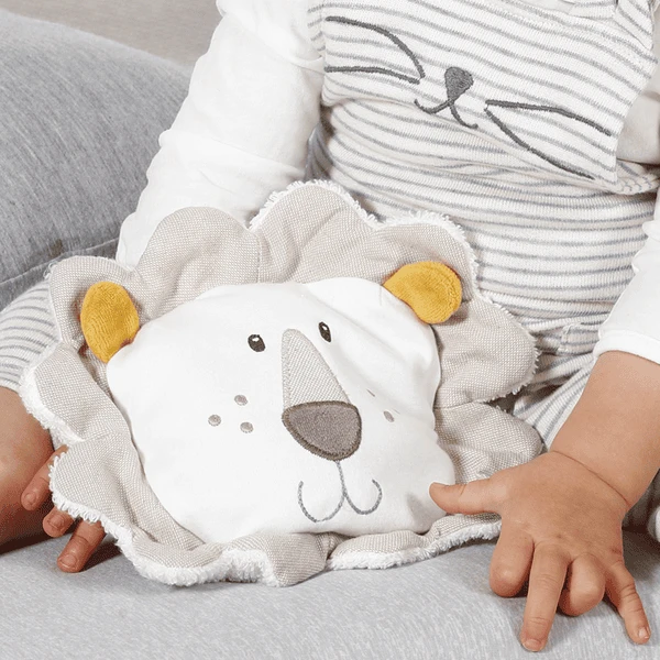 Fehn ® Druivenpitkussen Leeuw Fehn NATURE 3 Fehn ® Druivenpitkussen Leeuw Fehn NATURE - Afbeelding 3