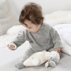 FEHN Muziekdoos Ster Met Muts - Baby Love -Kinderspeelgoed fehn muziekdoos ster met muts baby love a134074 2