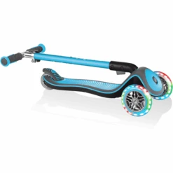 GLOBBER Scoot Er ELITE Deluxe Verlichte Wielen, Hemelsblauw -Kinderspeelgoed globber scoot er elite deluxe verlichte wielen hemelsblauw a303772 4