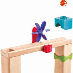 Hape Snelle Knikkerbaan Met Dominostenen -Kinderspeelgoed hape snelle knikkerbaan met dominostenen a390062 3
