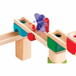 Hape Snelle Knikkerbaan Met Dominostenen -Kinderspeelgoed hape snelle knikkerbaan met dominostenen a390062 4