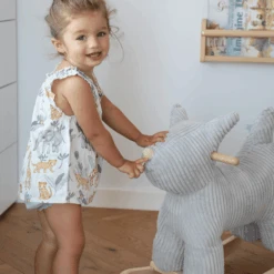 Label Label - Schommelhond - Grijs -Kinderspeelgoed label label schommelhond grijs a394320 2