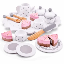 New Classic Toys® New Class Ic Toys Theeset Met Snijtaart Wit 7 New Classic Toys® New Class Ic Toys Theeset Met Snijtaart Wit -Kinderspeelgoed new class ic toys theeset met snijtaart wit a415233 2
