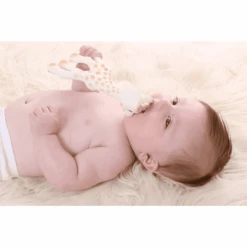 VULLI Sophie De Giraf® Knuffeldeken 91 X 73 Cm 8 VULLI Sophie De Giraf® Knuffeldeken 91 X 73 Cm -Kinderspeelgoed vulli sophie de giraf knuffeldeken 91 x 73 cm a271737 3